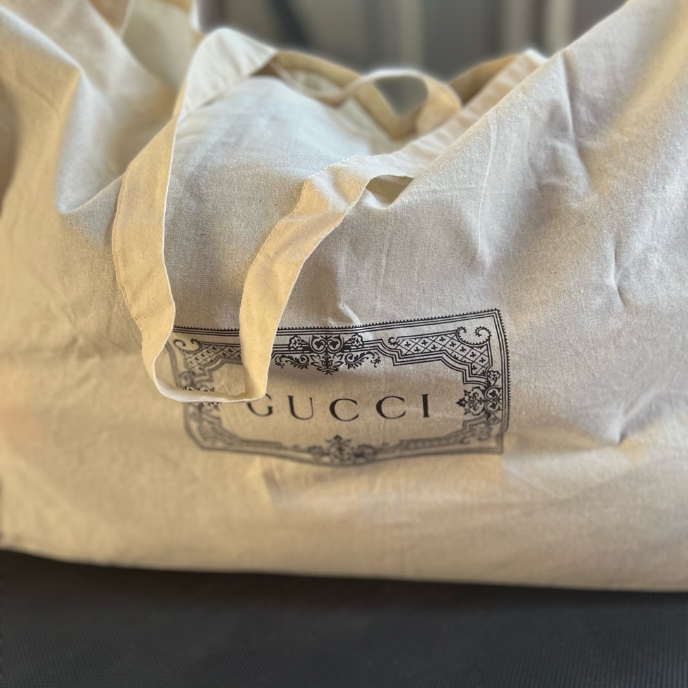 GUCCI - Picture 3 of 6